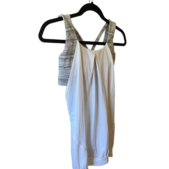 Lululemon Athletica 2-In-1 Workout Tank Top | White and Gray | Size 6, Medium - Picture 3 of 8